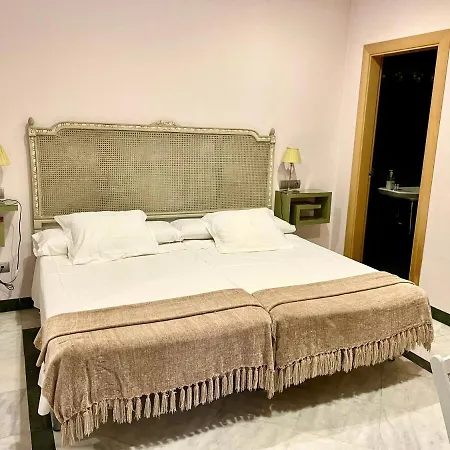Hotel Conde De Cardenas