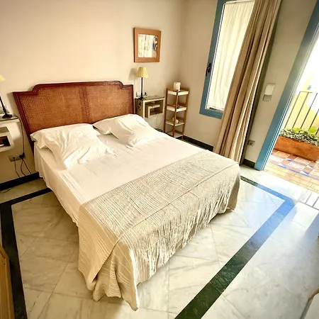 Conde De Cárdenas 2*