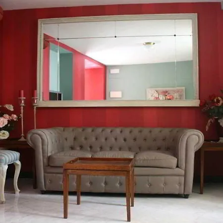 Hotel Conde De Cardenas 2*